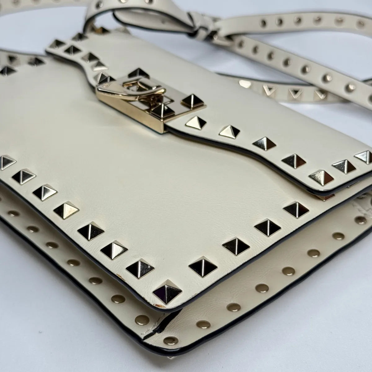 Valentino Garavani Flip Lock Vitello Rockstud Off White Shoulder Flap Bag
